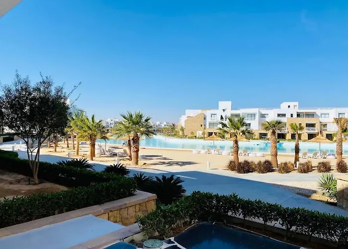 Ground Spacious 1-br @ Swanlake El Gouna ! شقة